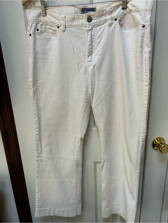 Old Navy Denim - Old Navy White Straight-Leg Boot-cut Women’s Jeans Sz 14. Like new-I lost weight